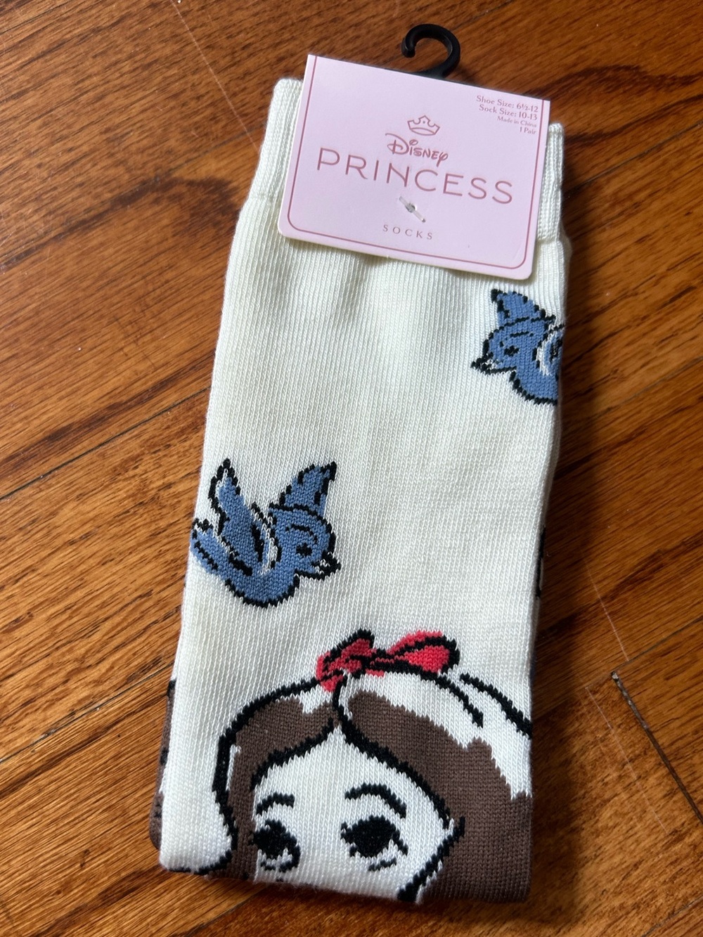 Disney Princess Snow White & Bluebirds Crew Socks Women’s Shoe Size 6.5-12